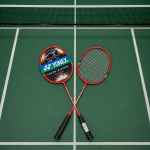راکت بدمینتون یونکس جفتی کربن دار YONEX - Image 4